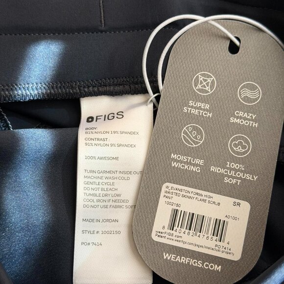 Figs High Waisted Evanston FORMx Skinny Flare Scrub Pants in Navy, Size Small - Picture 11 of 12